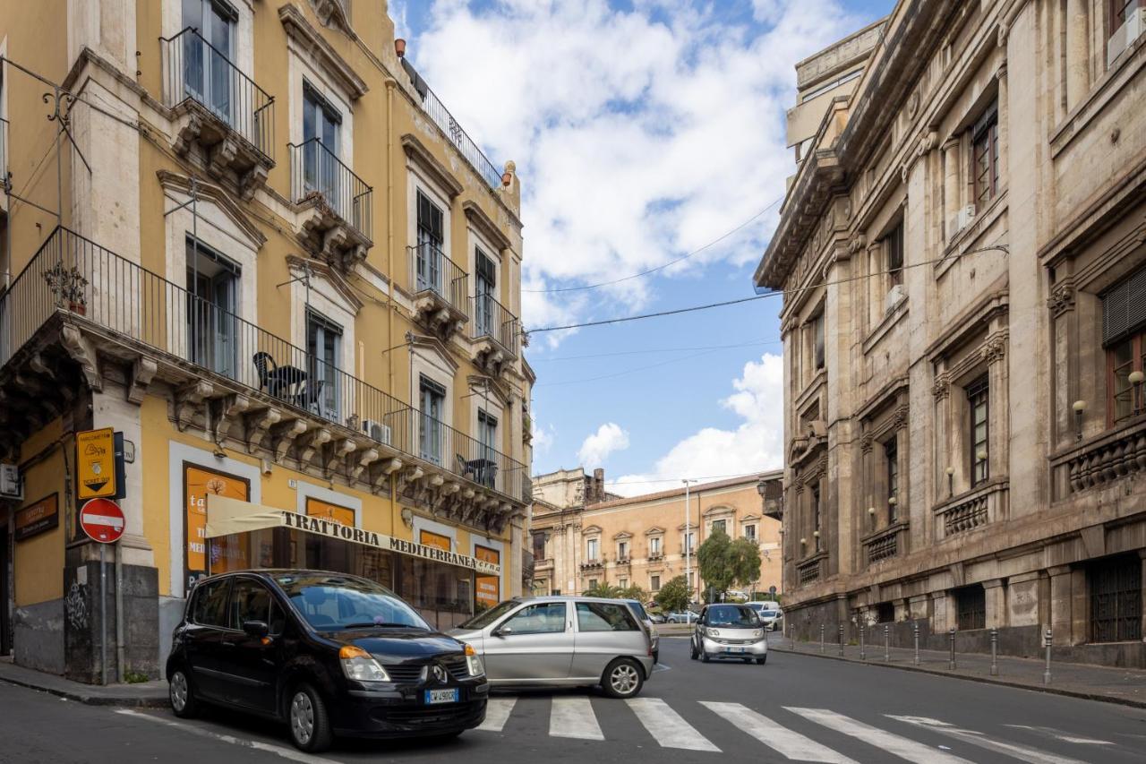 La Casa Di Carta In Piazza Stesicoro Apartment Catania Exterior photo