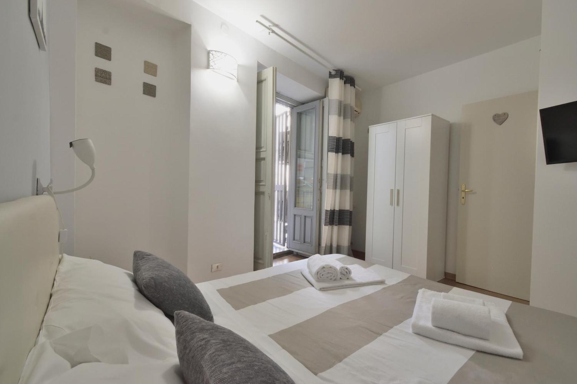 La Casa Di Carta In Piazza Stesicoro Apartment Catania Exterior photo