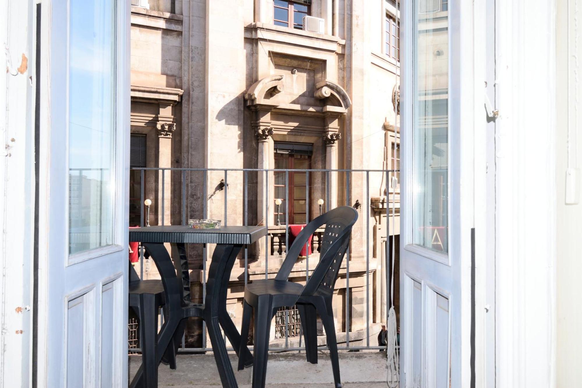 La Casa Di Carta In Piazza Stesicoro Apartment Catania Exterior photo